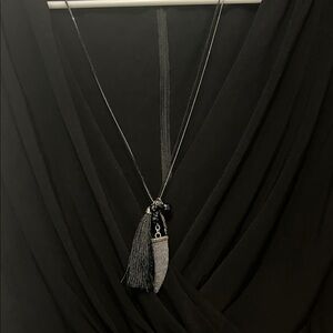 Long necklace. Black and silver.